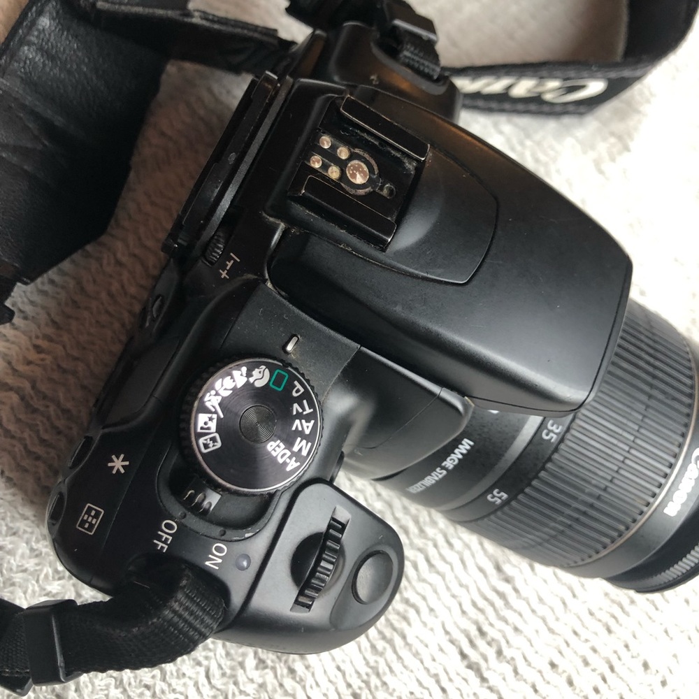 Canon Black Camera with Lens - Picture 5 of 8